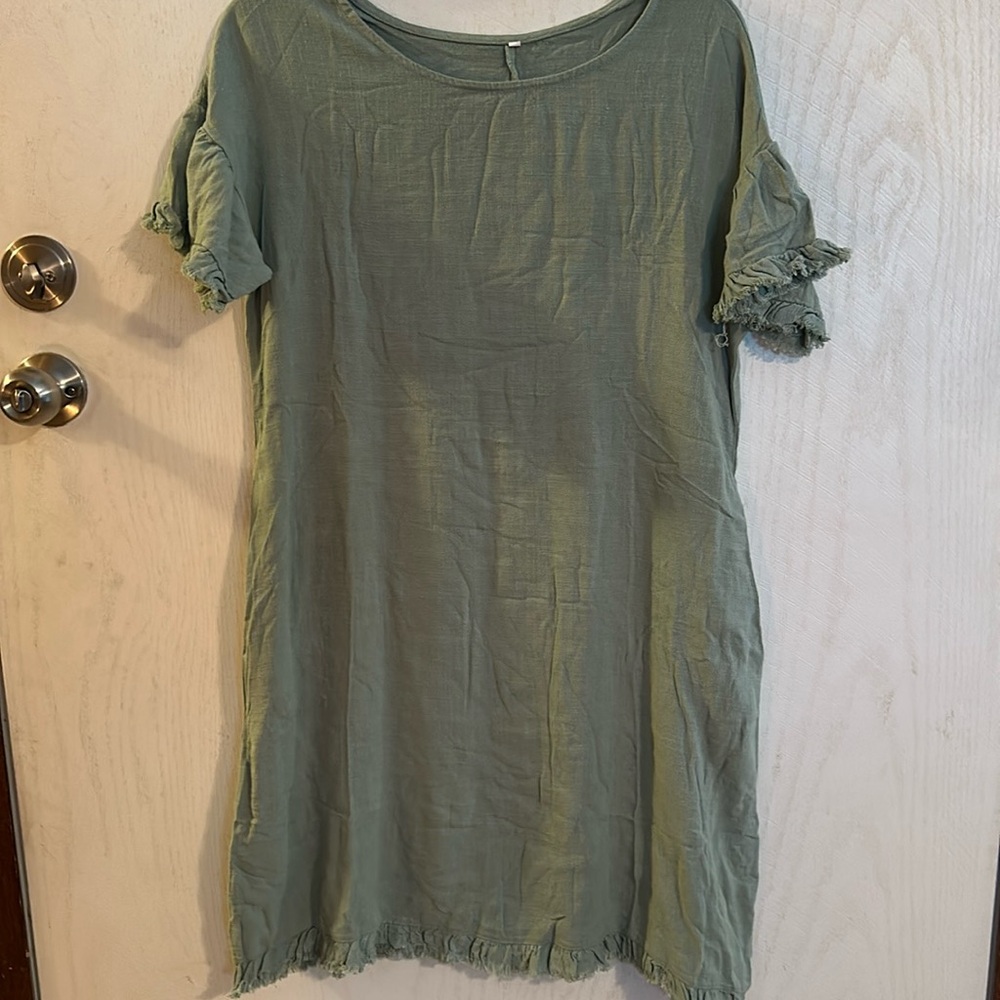 Sage green women’s 100% Cotton casual dress. Fringed arms and bottoms. Size M